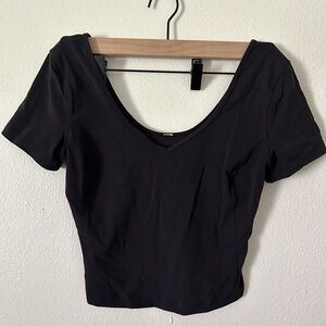 Lululemon top, fits size 6/8